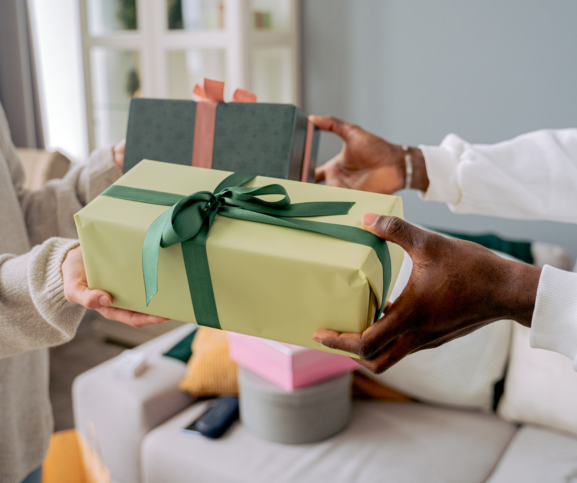 5 Thoughtful Appreciation Gifts for Your Cast and Crew