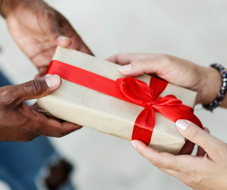 9 Meaningful Ways to Thank Your Donors