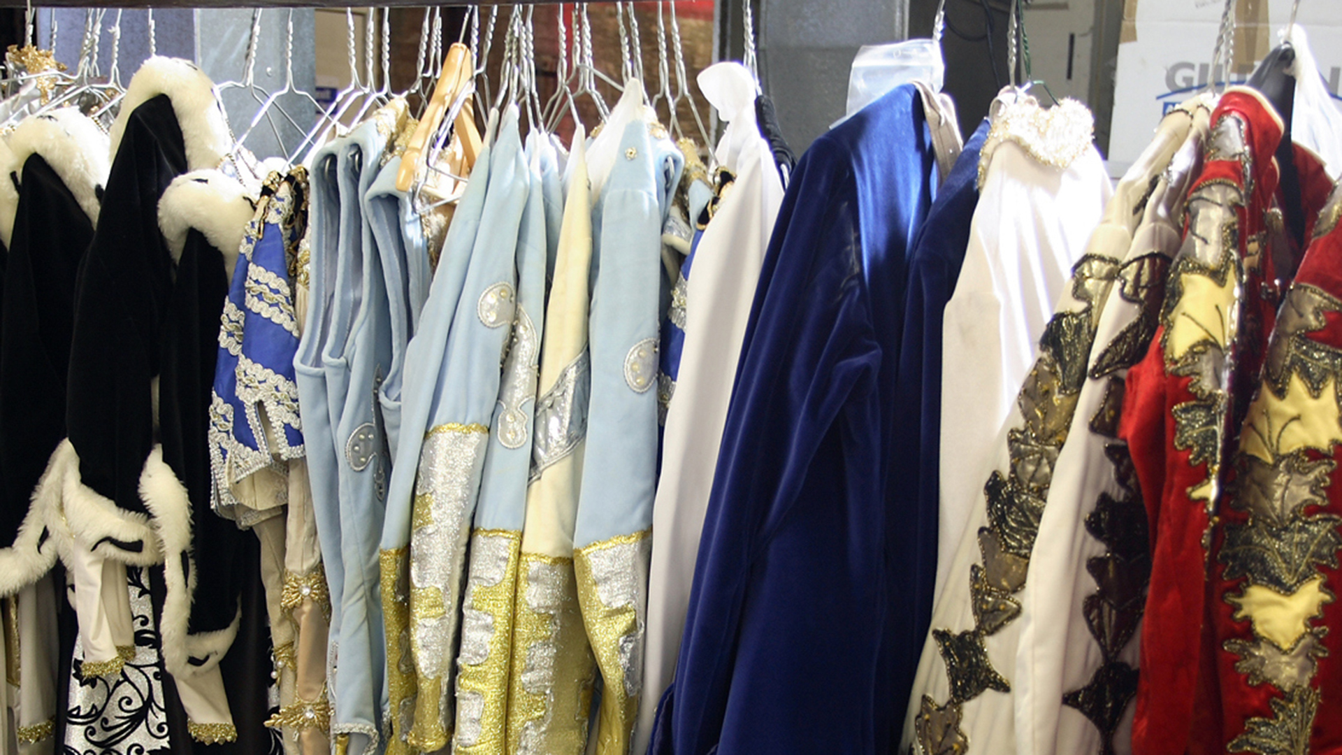 Guide to Organizing and Storing Props and Costumes Over the Summer